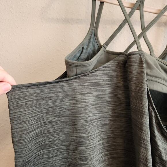 Athleta Shadow Stripe‎ Energize Tank Jasper Green Size Medium - Picture 7 of 12